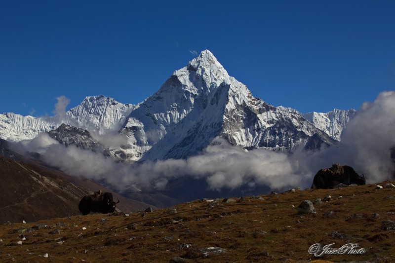 Lobuche Peak Climbing via Renjo La and Cho La Pass
